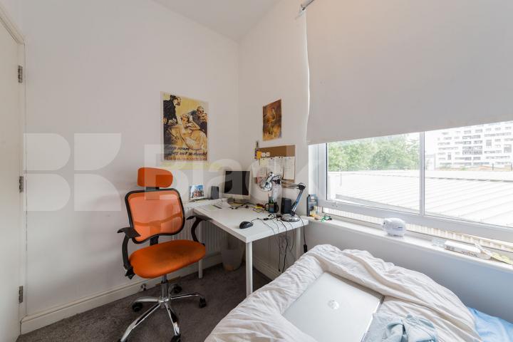 Bright and airy 3 bedroom property with a spacious lounge Hillmarton Road, Islington 